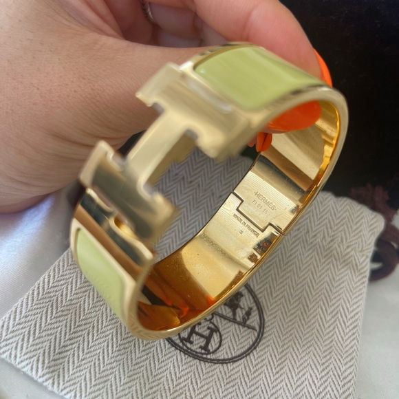 Hermes Yellow/Gold Clic Clac H Bracelet - Picture 4 of 5